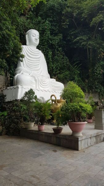 Urlaub Vietnam 2018 - Nun Nuoc Pagode