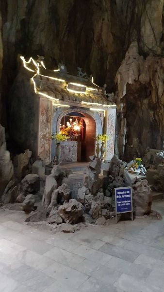 Urlaub Vietnam 2018 - Nun Nuoc Pagode