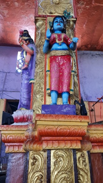 2023 Sri Lanka Hindutempel auf der Fahrt nach Dambulla