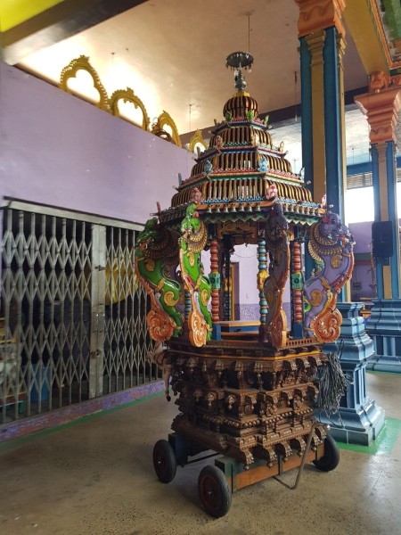 2023 Sri Lanka Hindutempel auf der Fahrt nach Dambulla